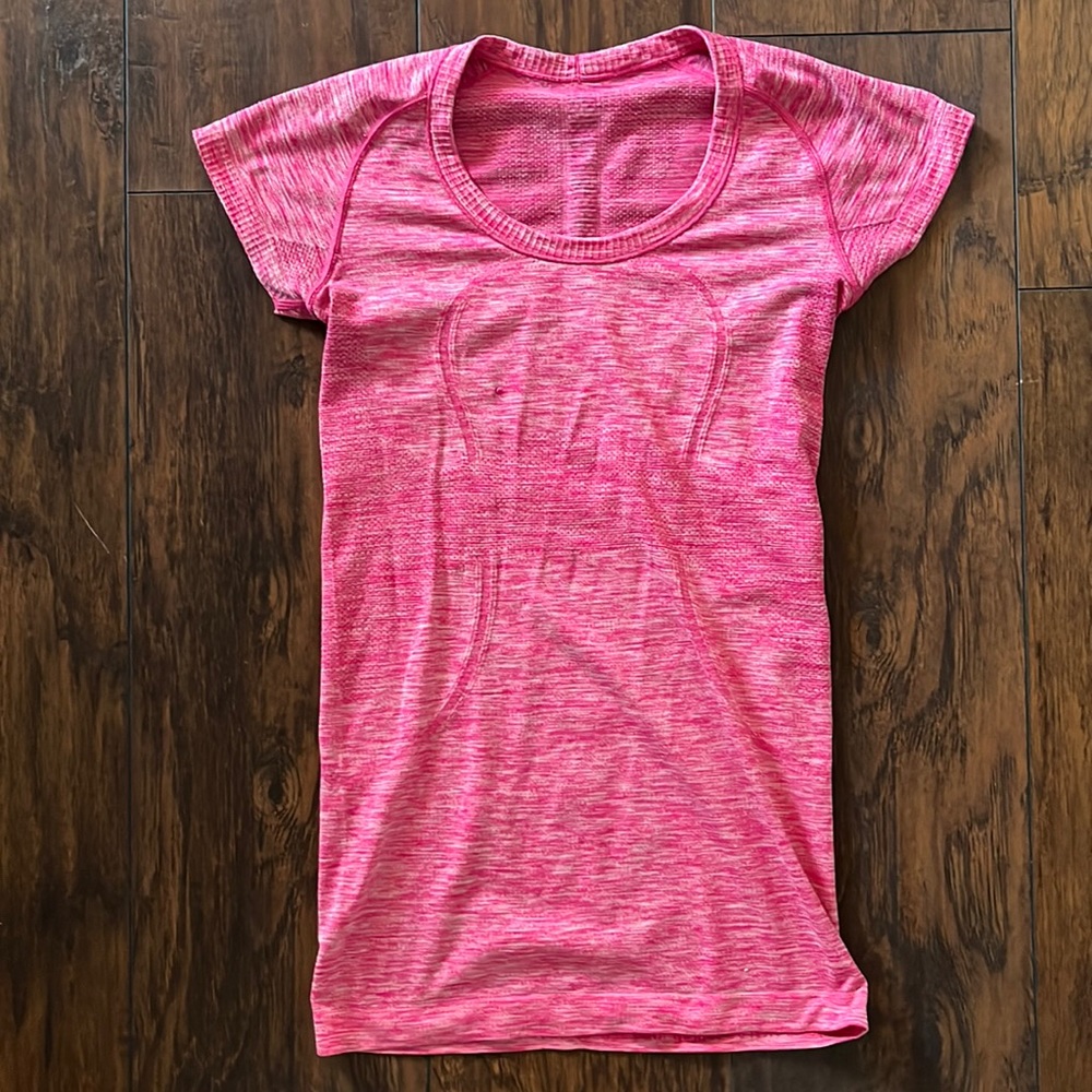 Pink Lululemon Swiftly Tech size 4